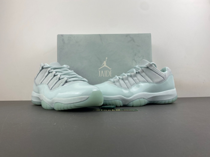 Air Jordan 11 IW1882 300