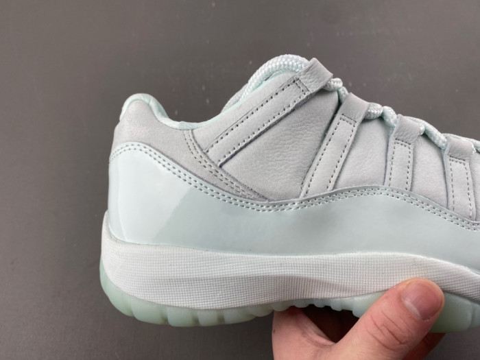 Air Jordan 11 IW1882 300