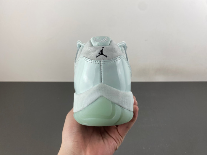 Air Jordan 11 IW1882 300