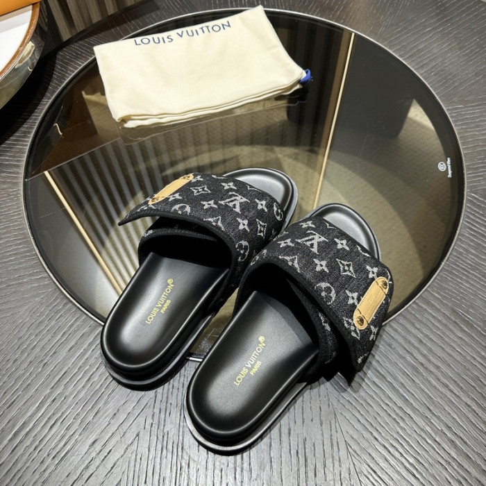 LV SANDALS