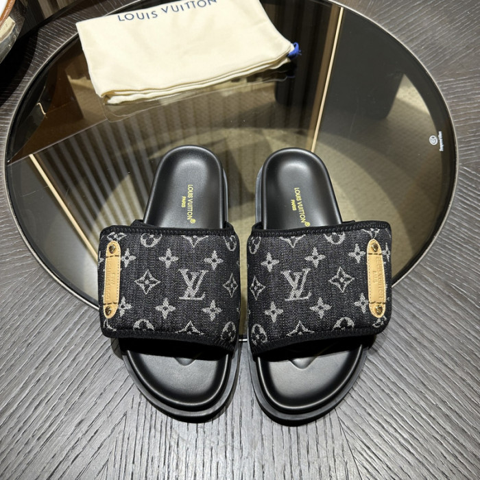 LV SANDALS