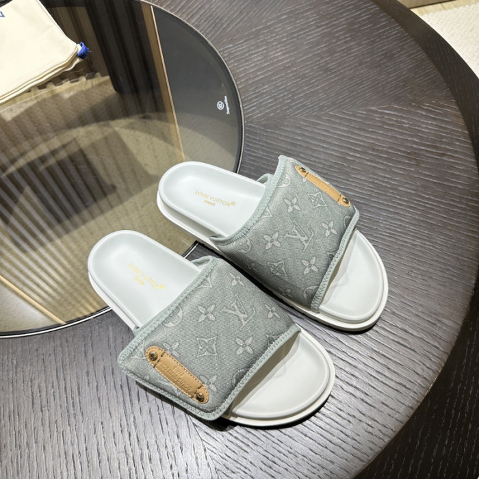 LV SANDALS