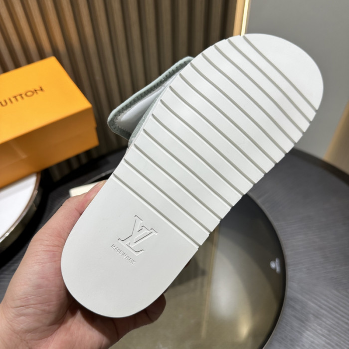 LV SANDALS