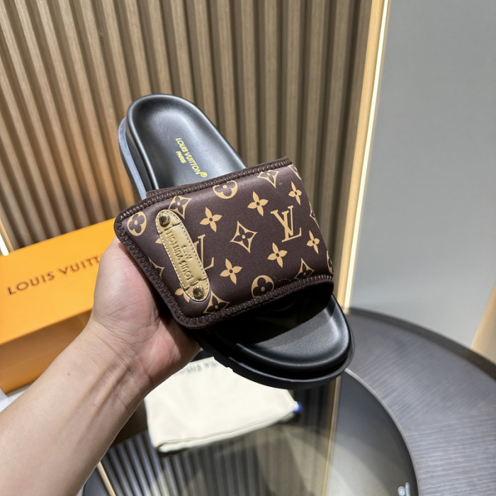 LV SANDALS