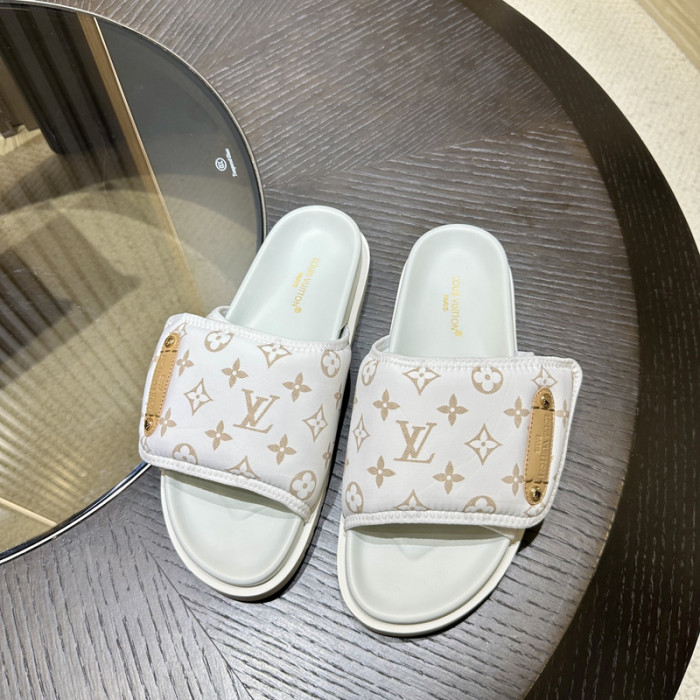 LV SANDALS
