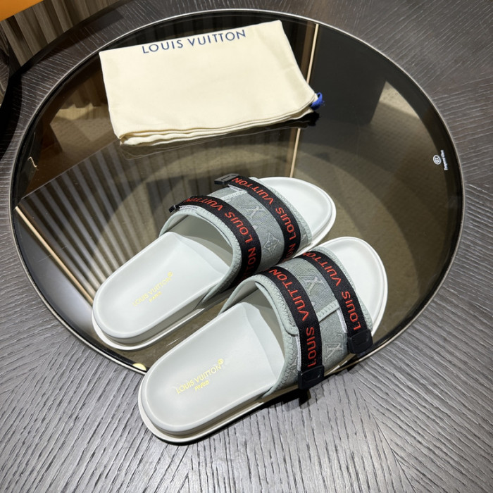 LV SANDALS