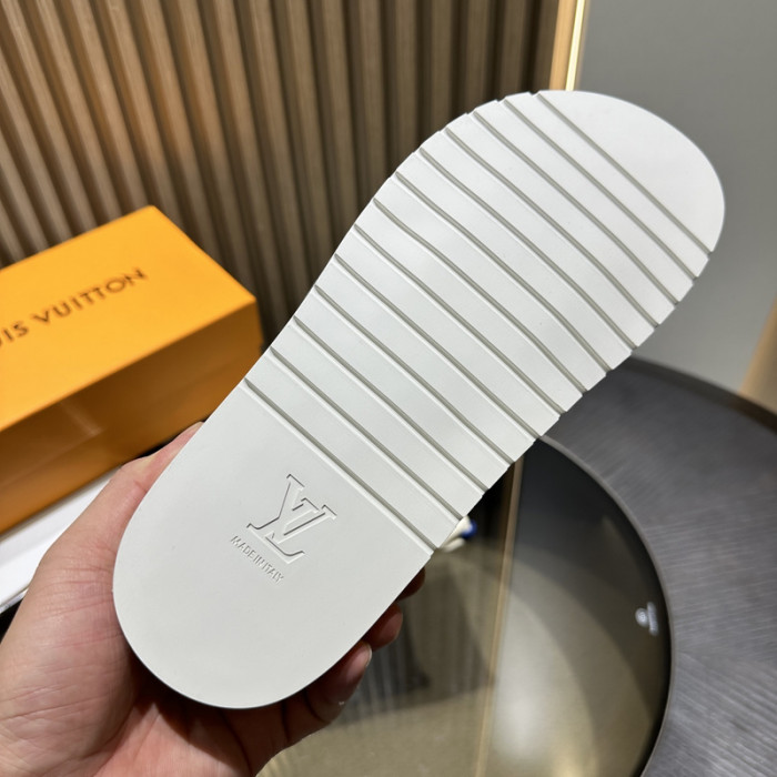 LV SANDALS
