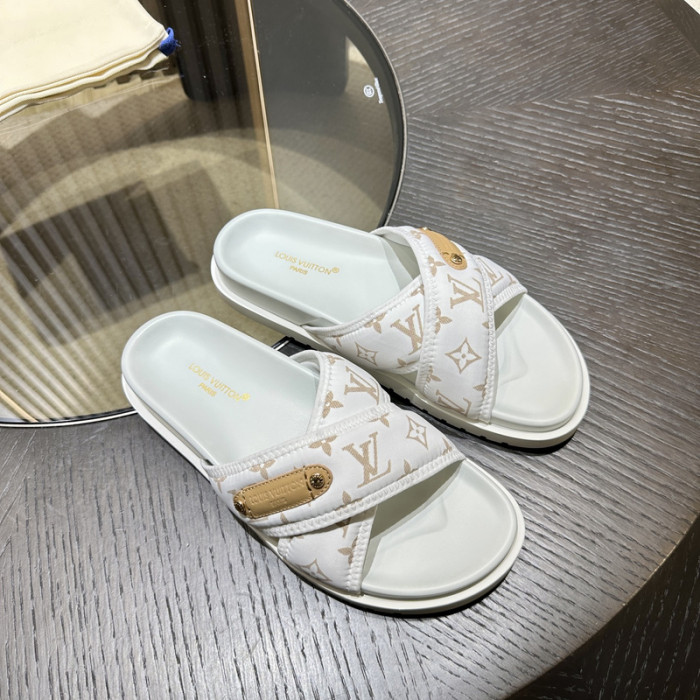 LV SANDALS