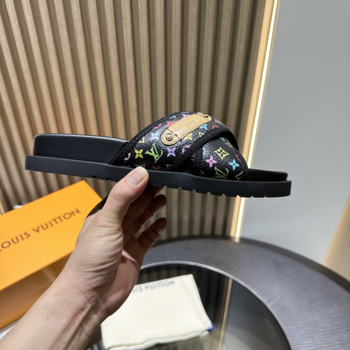 LV SANDALS