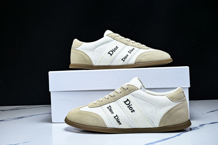 D10r Ribbon Sneaker
