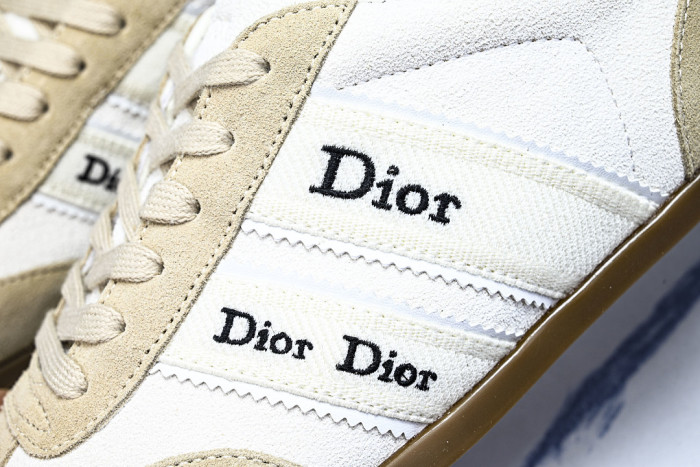 D10r Ribbon Sneaker