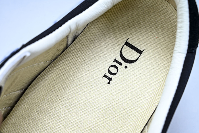 D10r Ribbon Sneaker