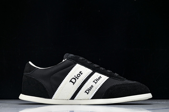 D10r Ribbon Sneaker