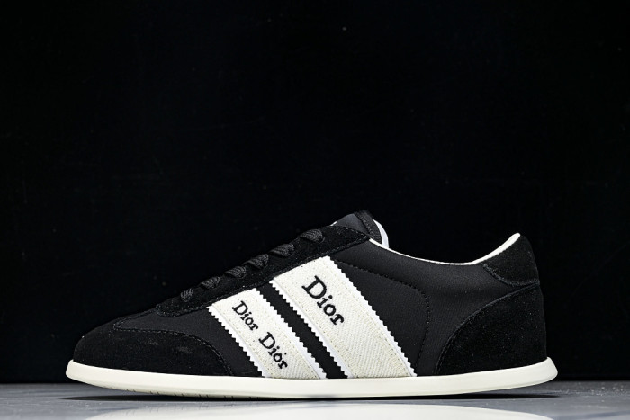 D10r Ribbon Sneaker