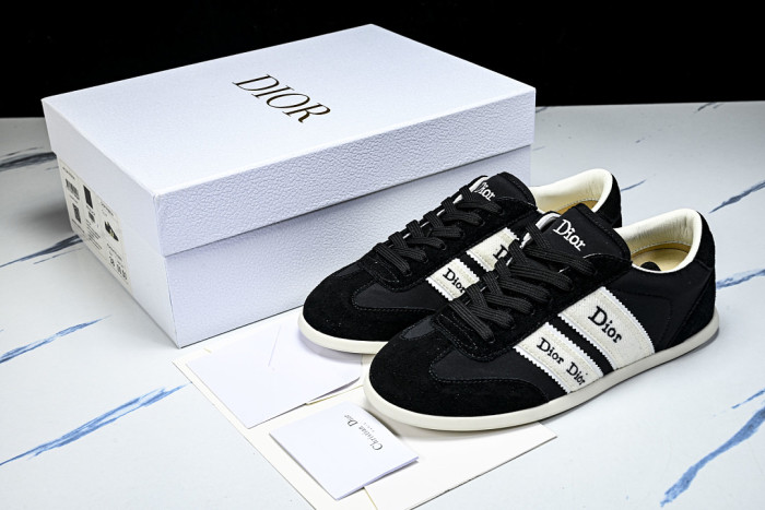 D10r Ribbon Sneaker