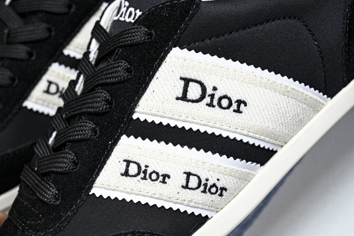 D10r Ribbon Sneaker