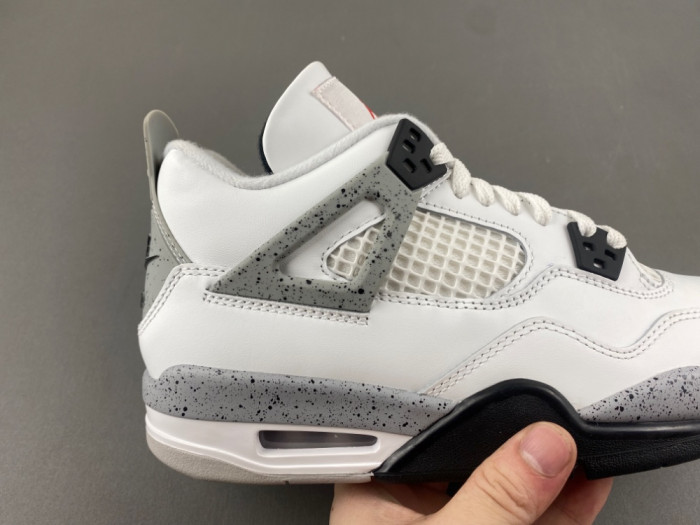 Air Jordan 4 “White Cement” 2025 FV5029-100