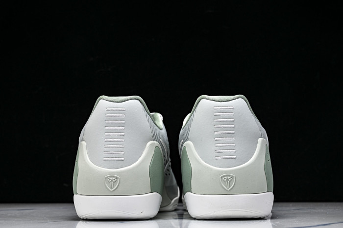 Nike Kobe 9 EM Low Protro Light Silver Steam IH1401-003