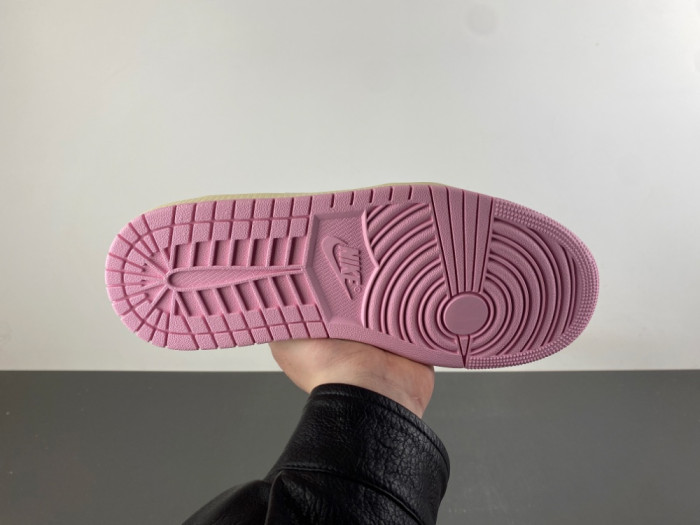 JORDAN 1 RETRO LOW OG SP TRAVIS SCOTT IQ7604-101