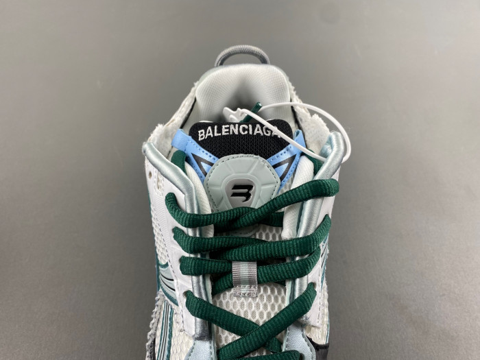 Ba*len*cia*ga runner