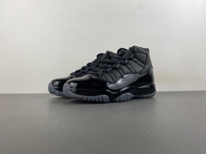 Jordan 11 Pack Expected Fall X COMME des GARÇONS IV7639-001
