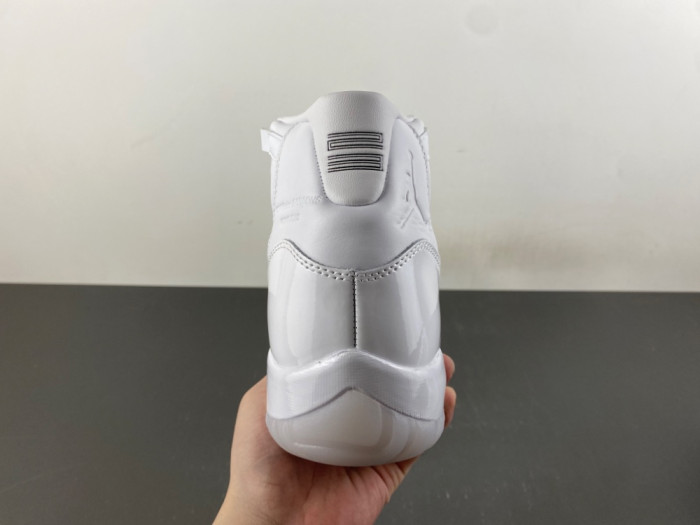 Jordan 11 Pack Expected Fall X COMME des GARÇONS IV7639-100
