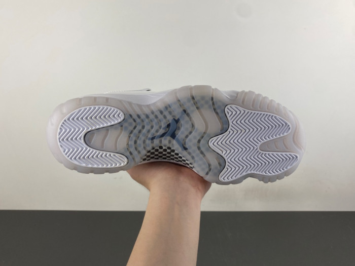 Jordan 11 Pack Expected Fall X COMME des GARÇONS IV7639-100