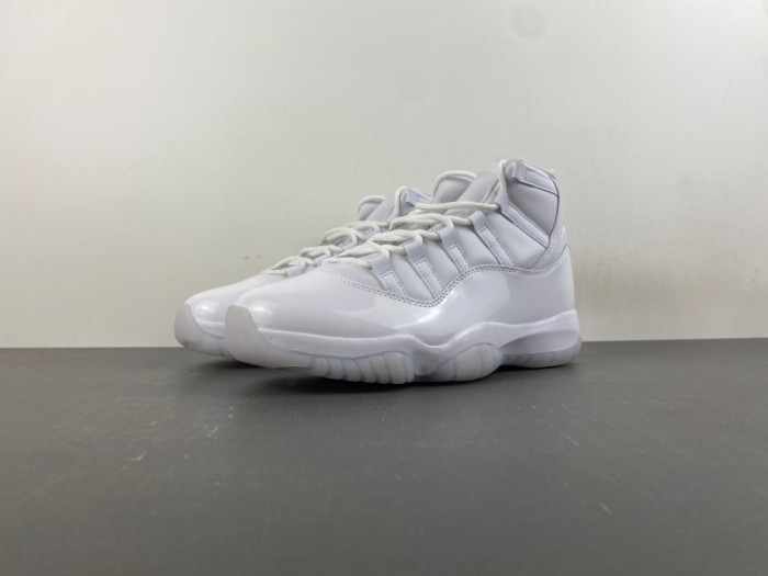 Jordan 11 Pack Expected Fall X COMME des GARÇONS IV7639-100