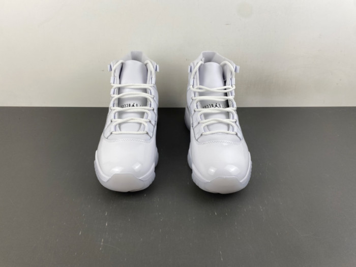 Jordan 11 Pack Expected Fall X COMME des GARÇONS IV7639-100