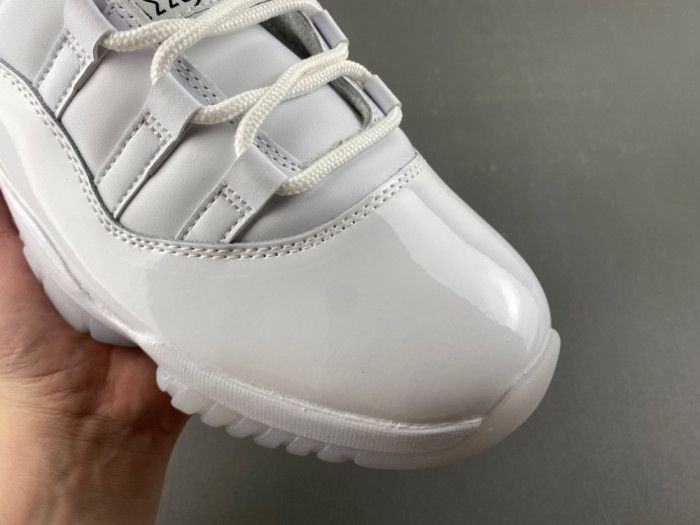 Jordan 11 Pack Expected Fall X COMME des GARÇONS IV7639-100
