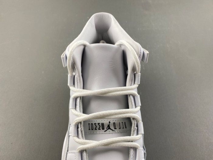 Jordan 11 Pack Expected Fall X COMME des GARÇONS IV7639-100