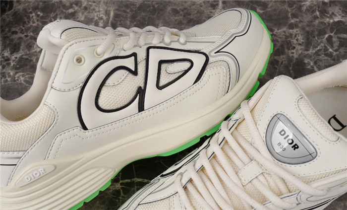 D*or b30 sneaker