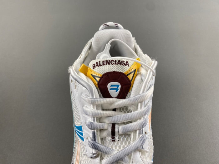 Ba*len*cia*ga runner