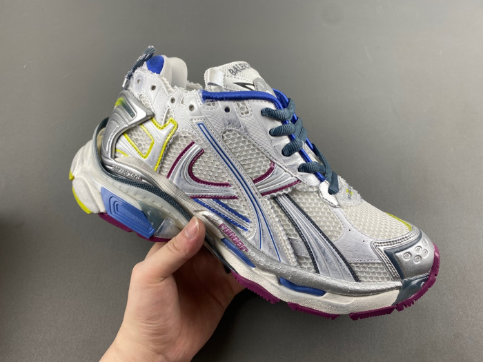 Ba*len*cia*ga runner