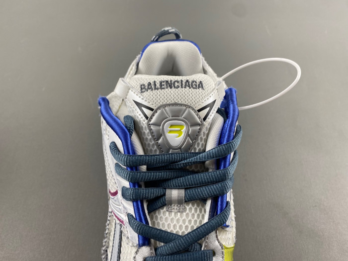 Ba*len*cia*ga runner
