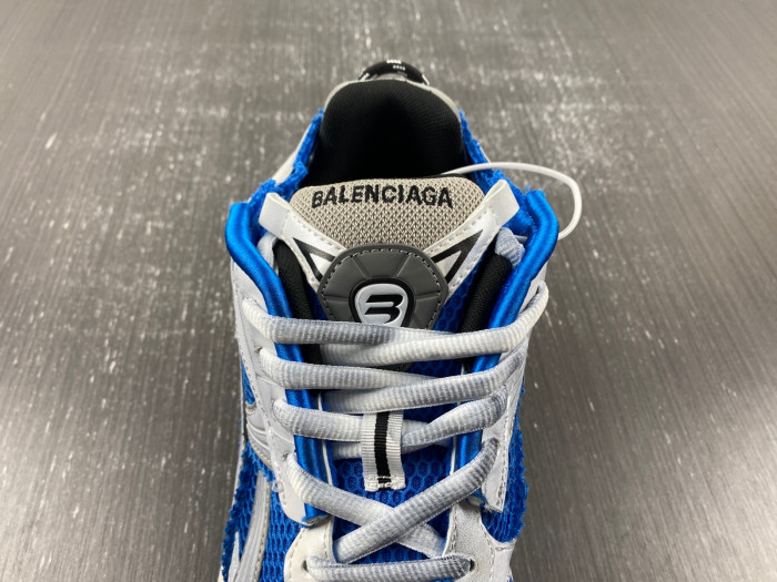 Ba*len*cia*ga runner