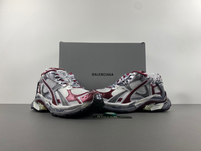 Ba*len*cia*ga runner