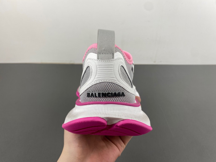 Ba*len*cia*ga runner