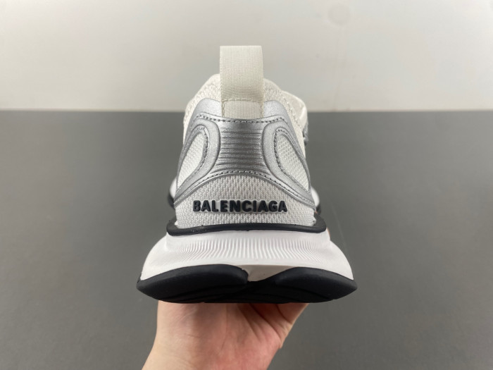 Ba*len*cia*ga runner