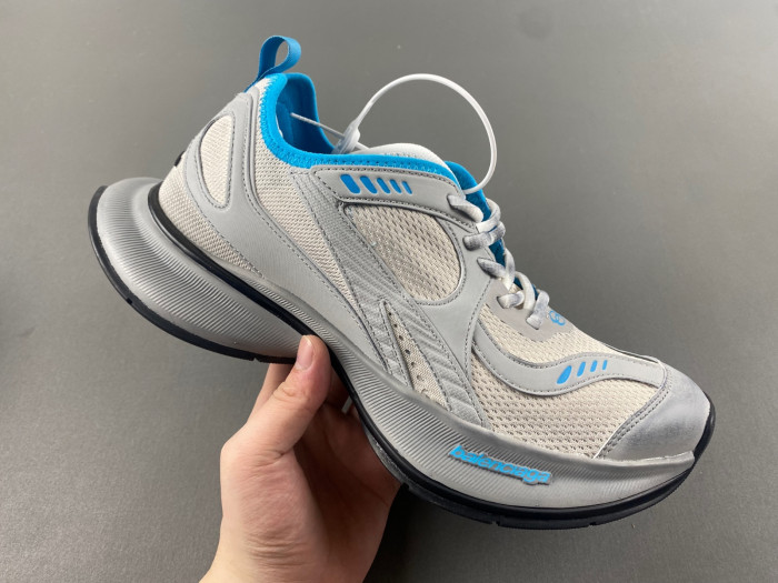 Ba*len*cia*ga runner