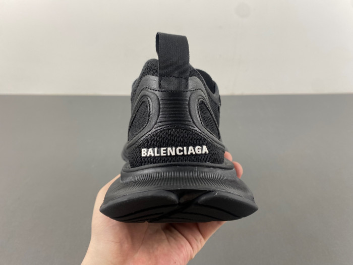 Ba*len*cia*ga runner