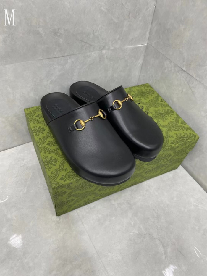 GUCC SANDALS