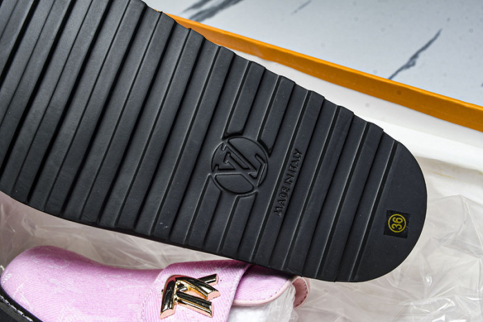 LV SANDALS