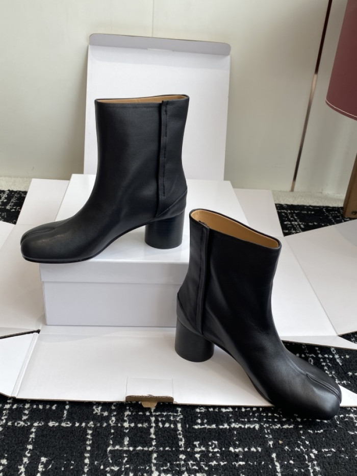 Maison Margiela Tabi Shoes