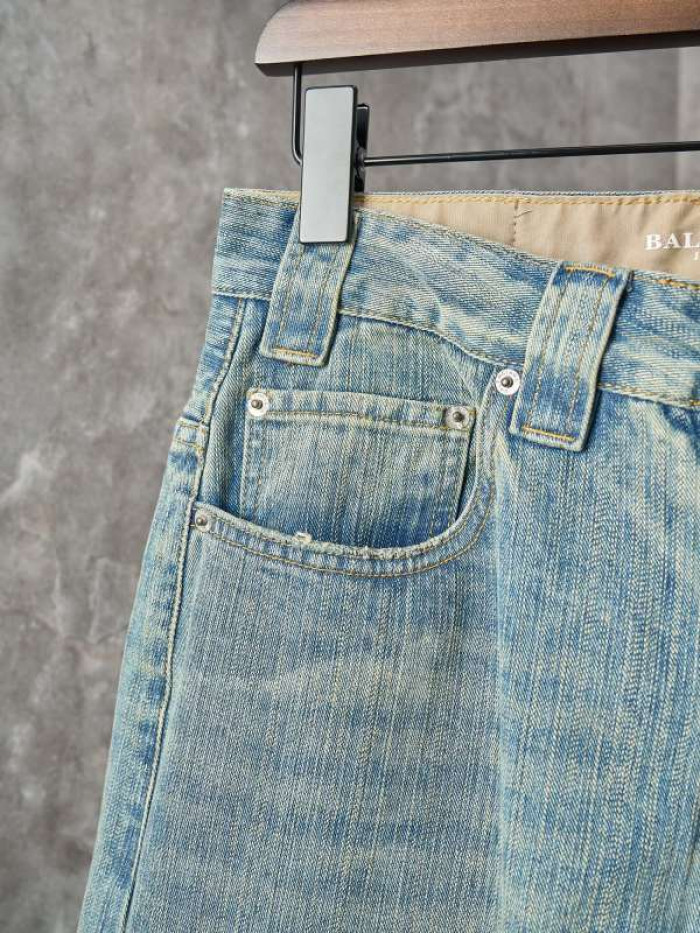 Balen*ciaga Jeans