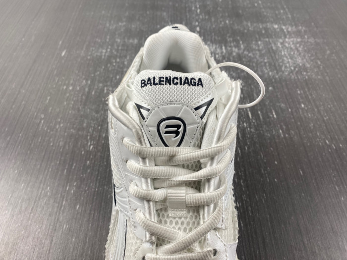 Ba*len*cia*ga runner