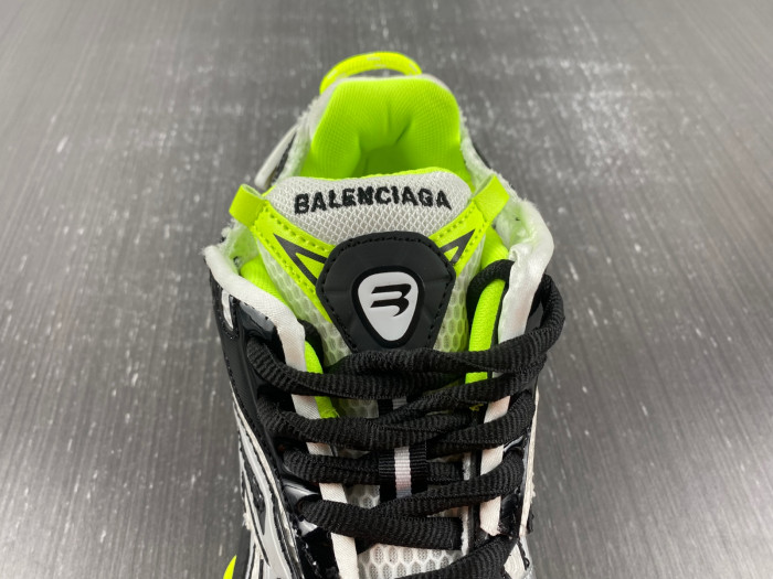 Ba*len*cia*ga runner