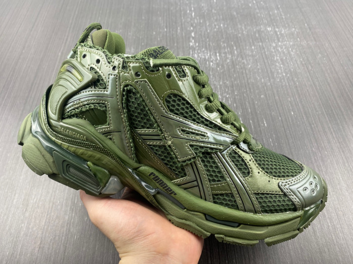 Ba*len*cia*ga runner