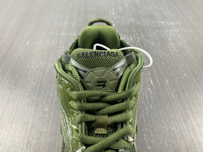 Ba*len*cia*ga runner