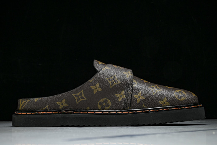 LV SANDALS